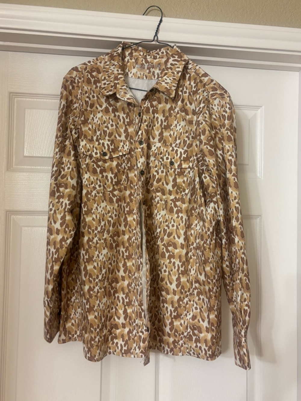 Ariat VentTek Leopard Print Button-Up Shirt in Brown and Cream